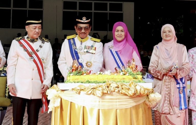 80 Kontinjen meriahkan perbarisan Hari Jadi Rasmi pertama Musa Aman sebagai TYT