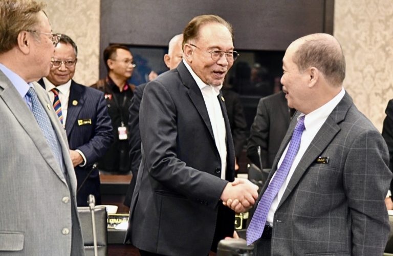 Hajiji hadir mesyuarat Menteri Besar dan Ketua Menteri