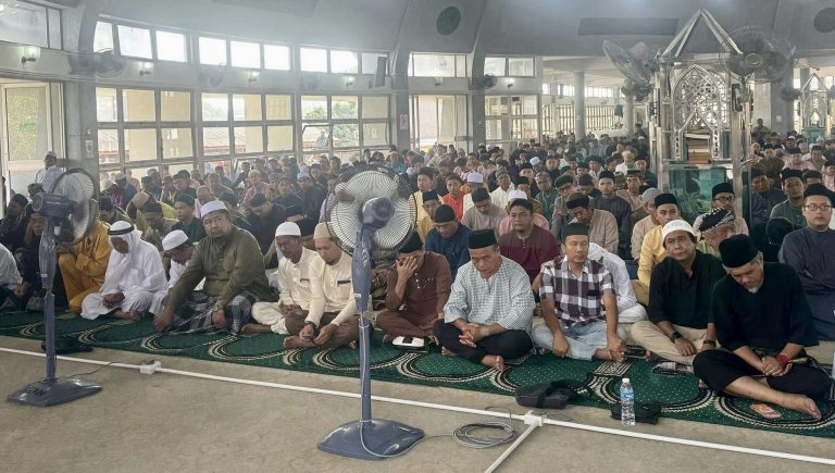 Hampir 5,000 jemaah hadir solat Aidilfitri di Masjid Jamek An-Nur